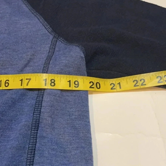 Tommy Bahama Blue Long Sleeved knit Shirt 2 tone blue. Men’s size S - Picture 7 of 11